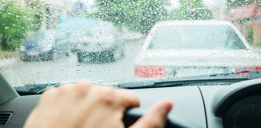 Segurança: como dirigir na chuva?